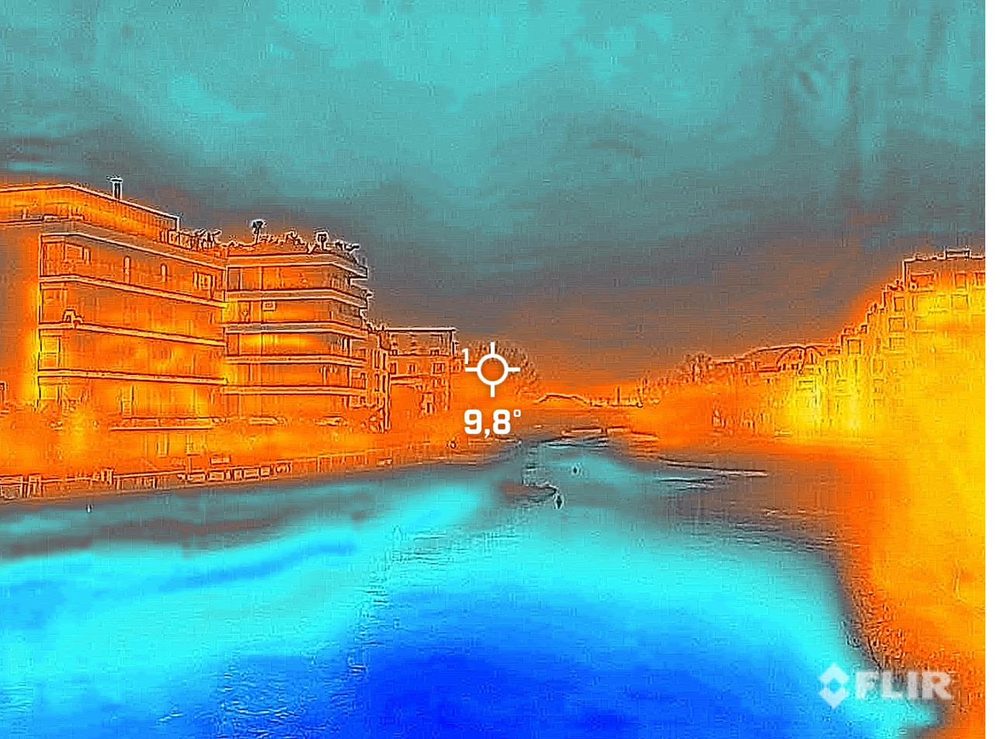 Image thermique d'un radiateur diffusant sa chaleur
